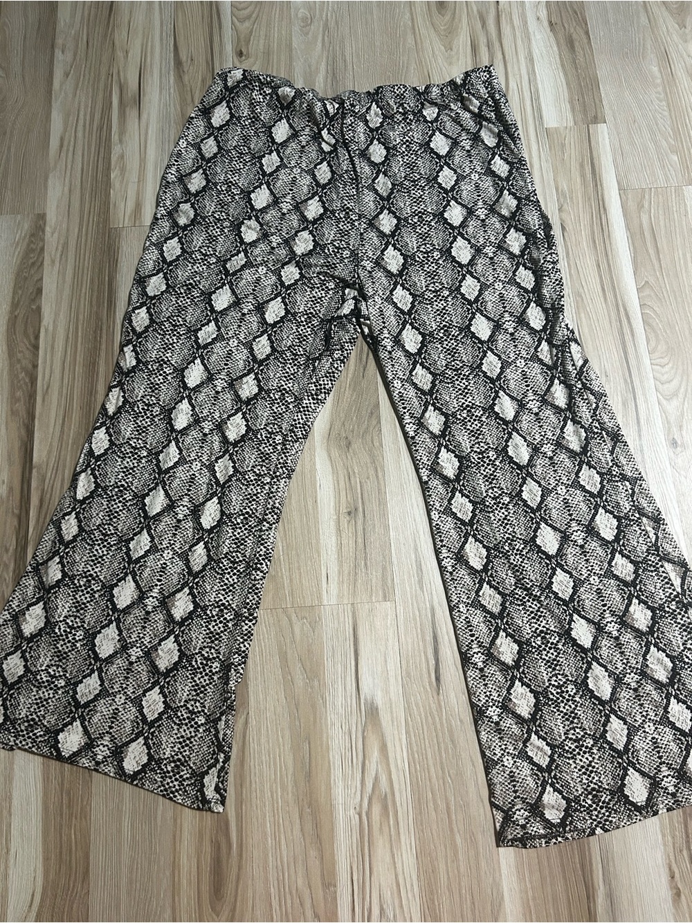 Wide Leg Snake Print Pants in Black & White